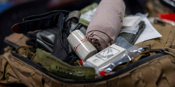Trousse de premiers secours en entreprise : contenu obligatoire et bonnes pratiques